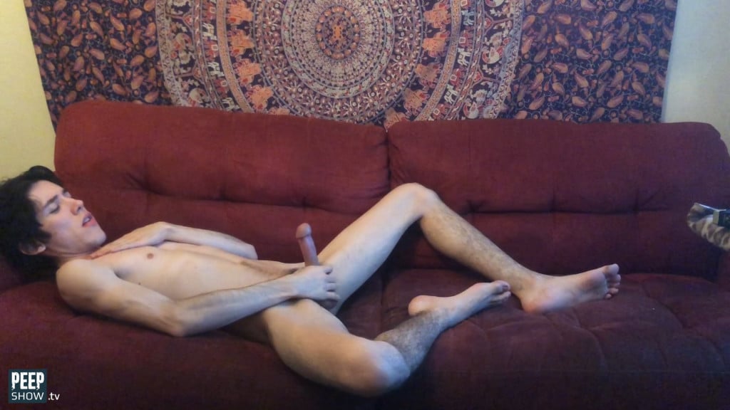 1024px x 576px - slim guy makes a homemade jack-off video - GayDemon